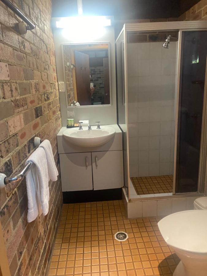 Avoca Beach Hotel Bagian luar foto
