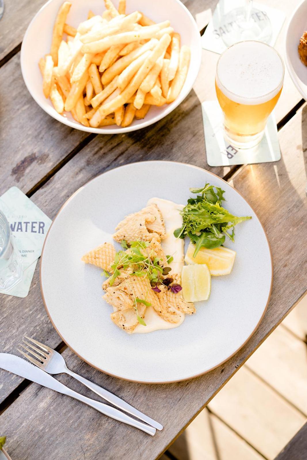 Avoca Beach Hotel Bagian luar foto