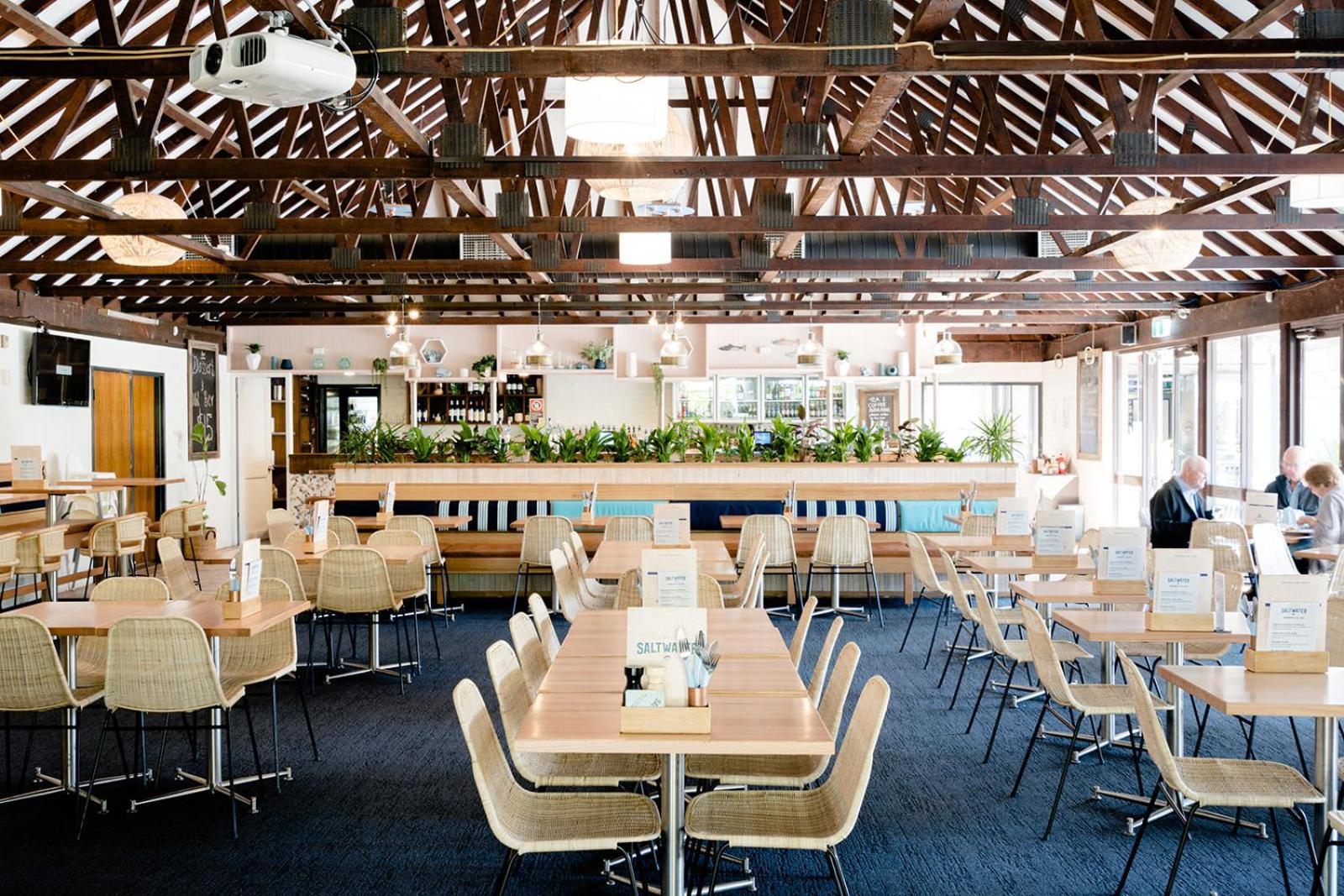 Avoca Beach Hotel Bagian luar foto