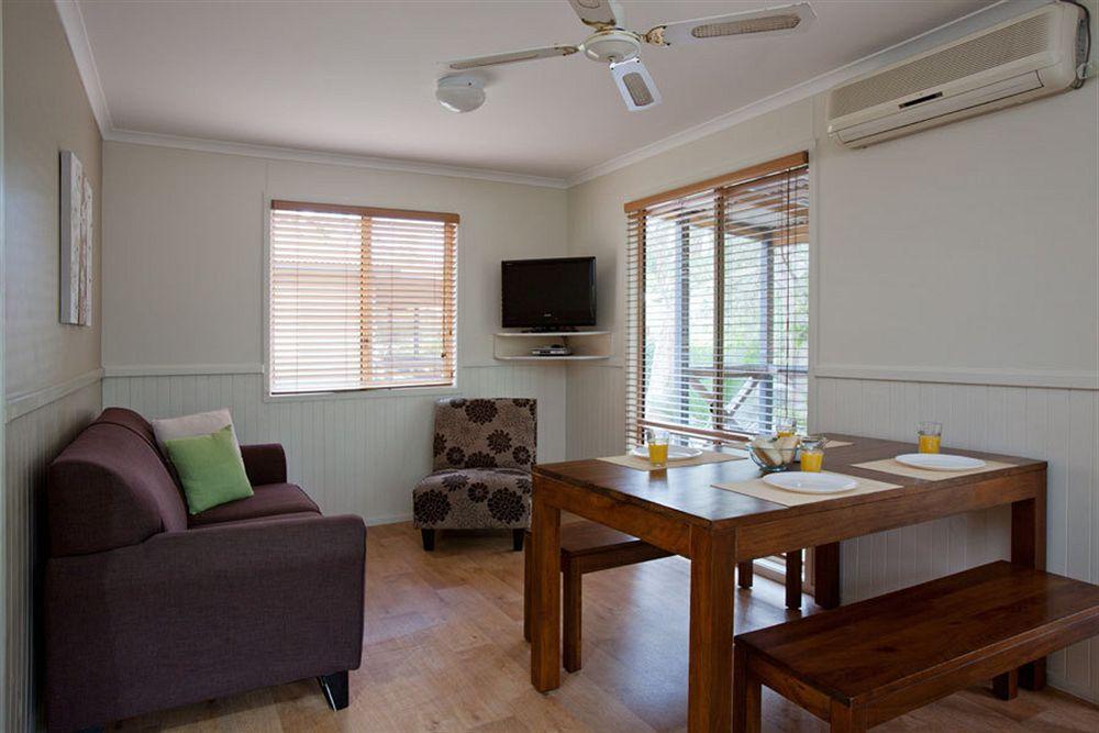Avoca Beach Hotel Bagian luar foto