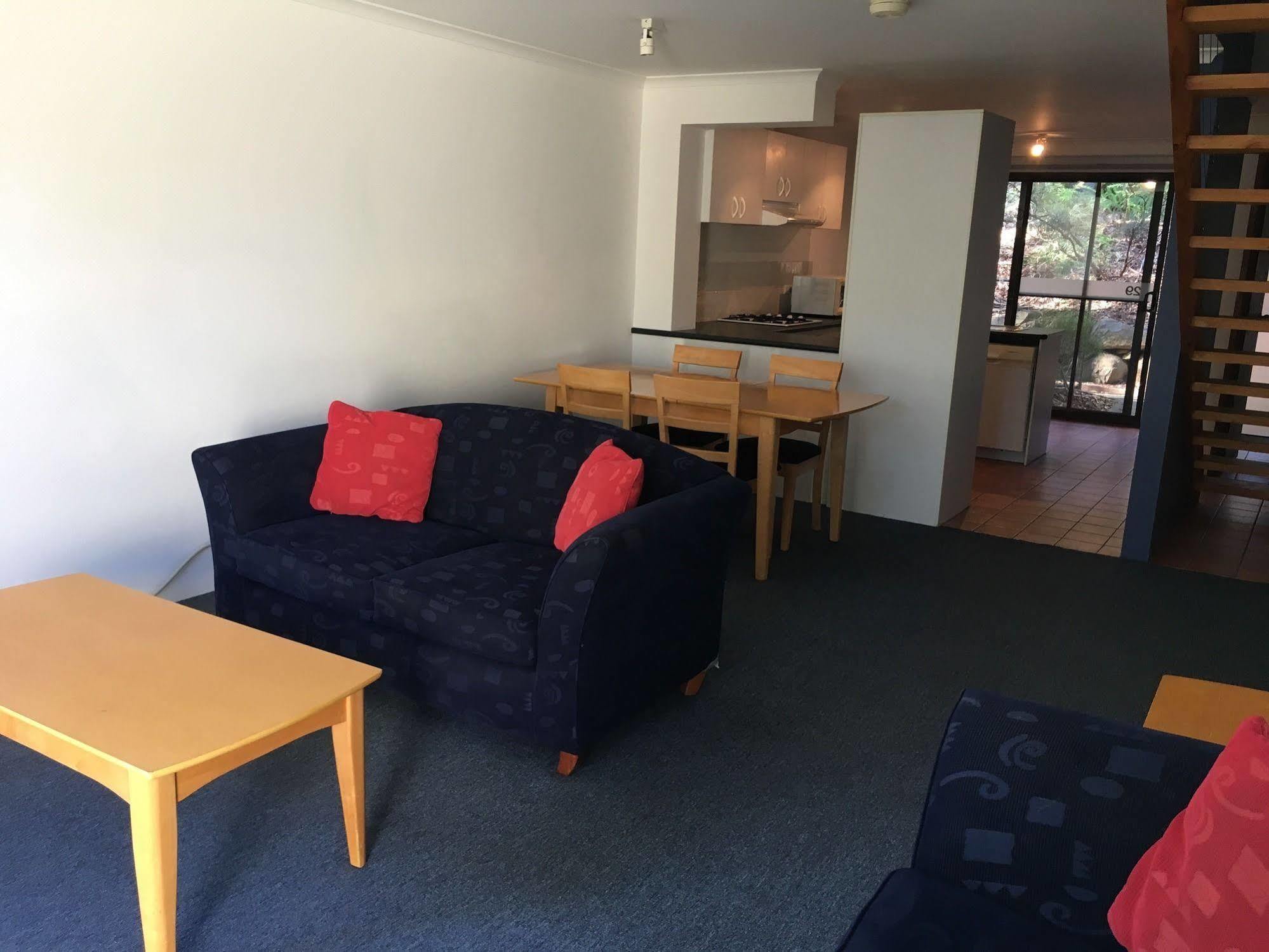 Avoca Beach Hotel Bagian luar foto