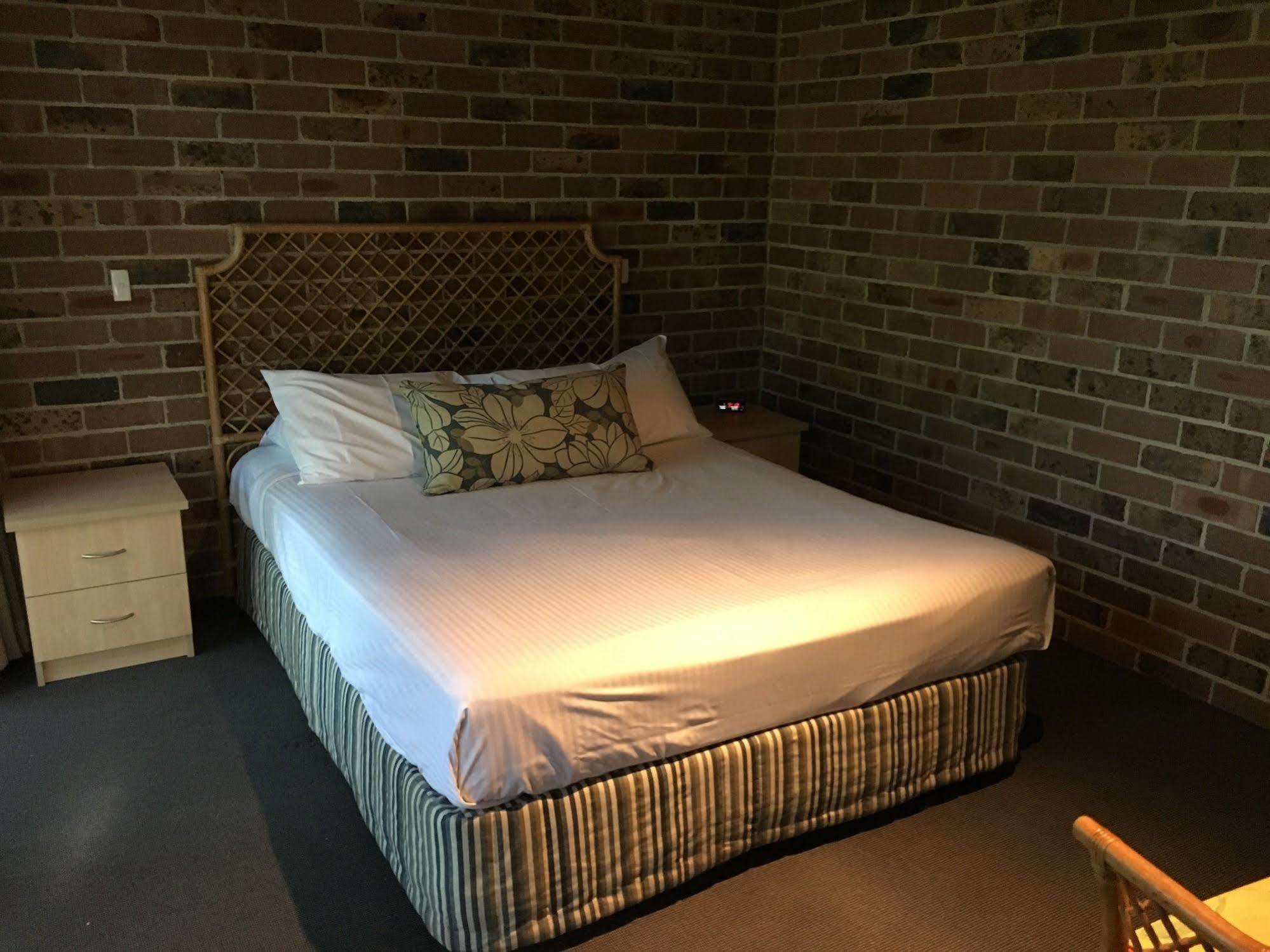 Avoca Beach Hotel Bagian luar foto