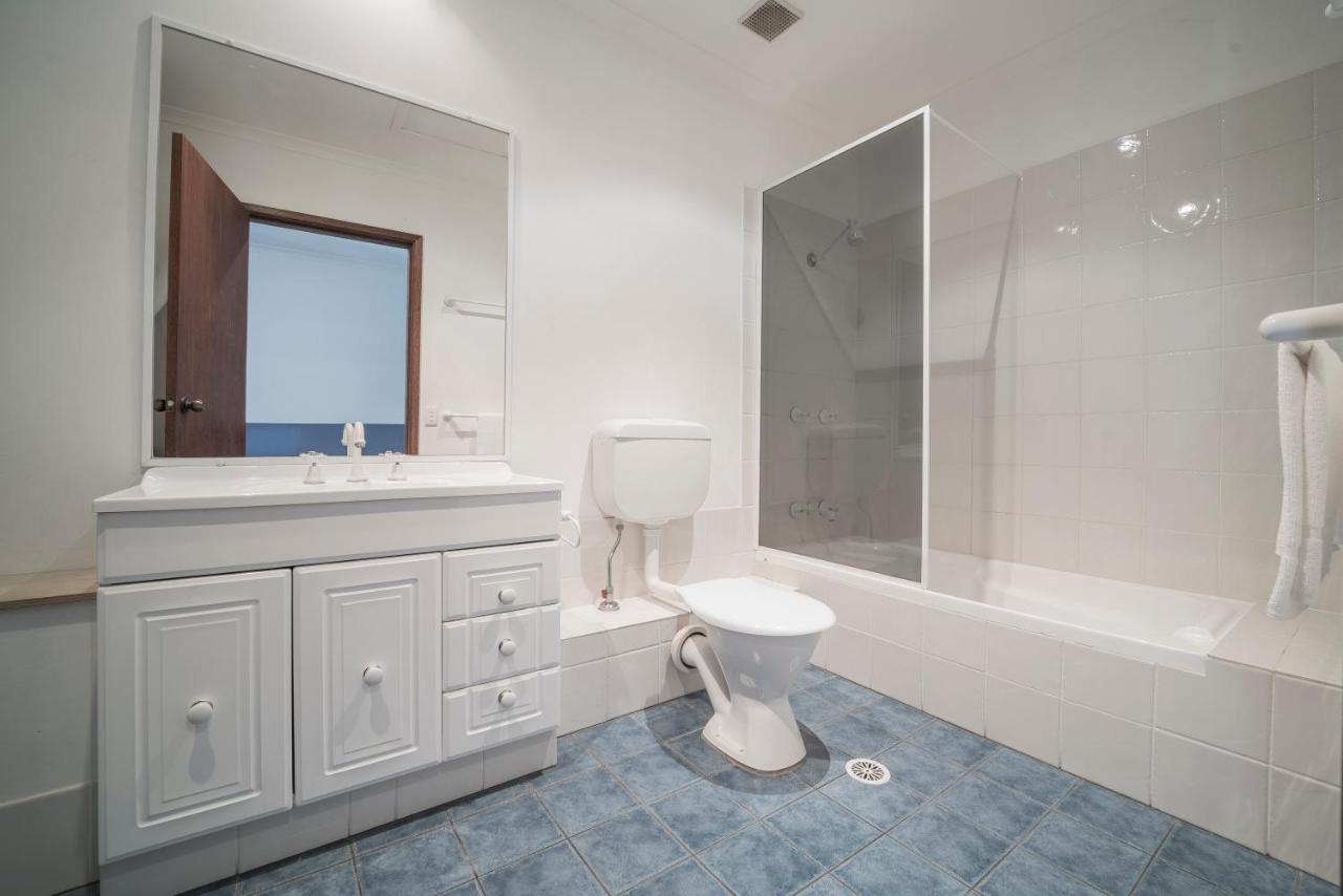 Avoca Beach Hotel Bagian luar foto